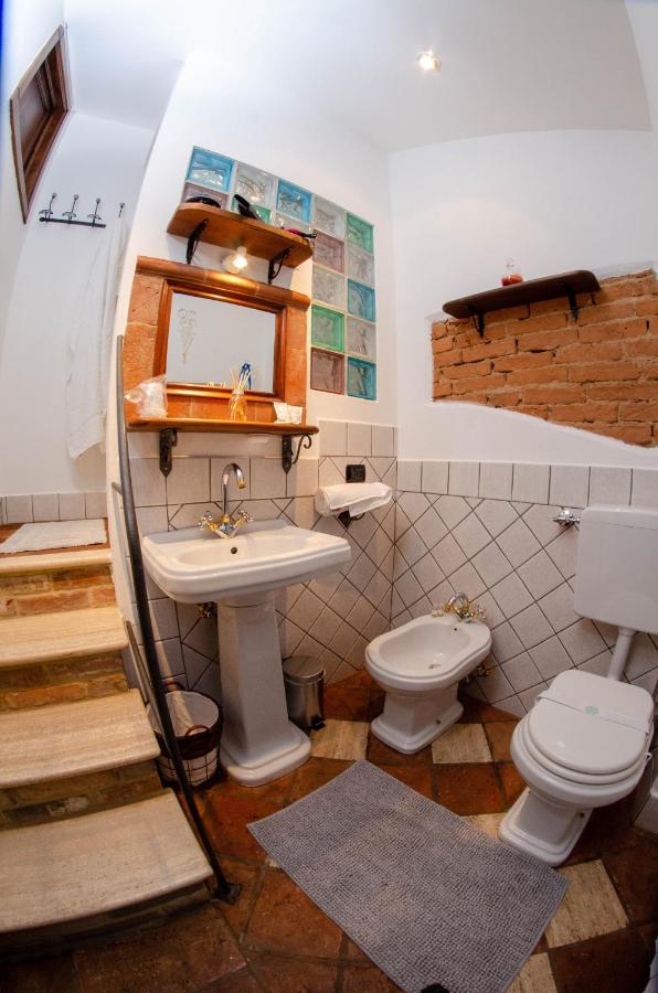 Holiday House Antica Dimora Soggiorni In Langa Centro Storico ลามอร์รา ภายนอก รูปภาพ
