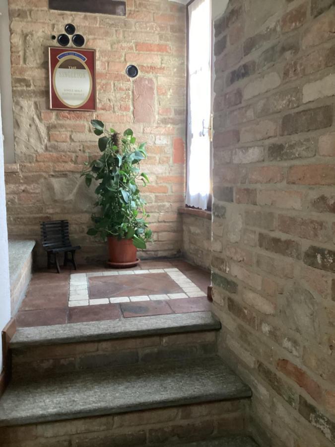 Holiday House Antica Dimora Soggiorni In Langa Centro Storico ลามอร์รา ภายนอก รูปภาพ