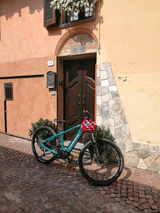 Holiday House Antica Dimora Soggiorni In Langa Centro Storico ลามอร์รา ภายนอก รูปภาพ